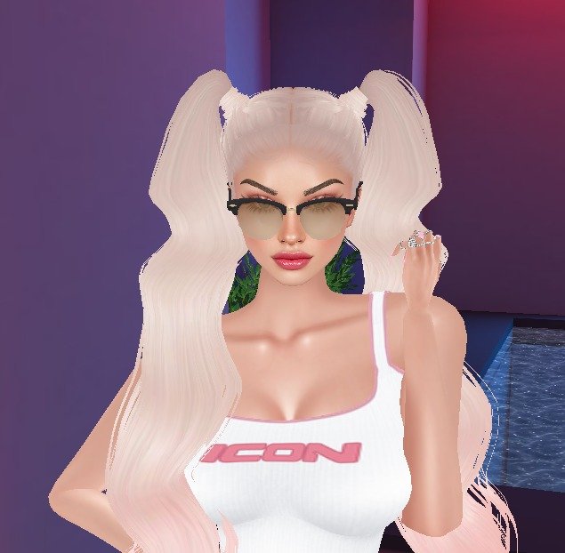 Retro Browline Sunglasses on an IMVU avatar