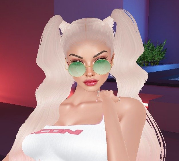 Round Gold Sunglasses on an IMVU avatar